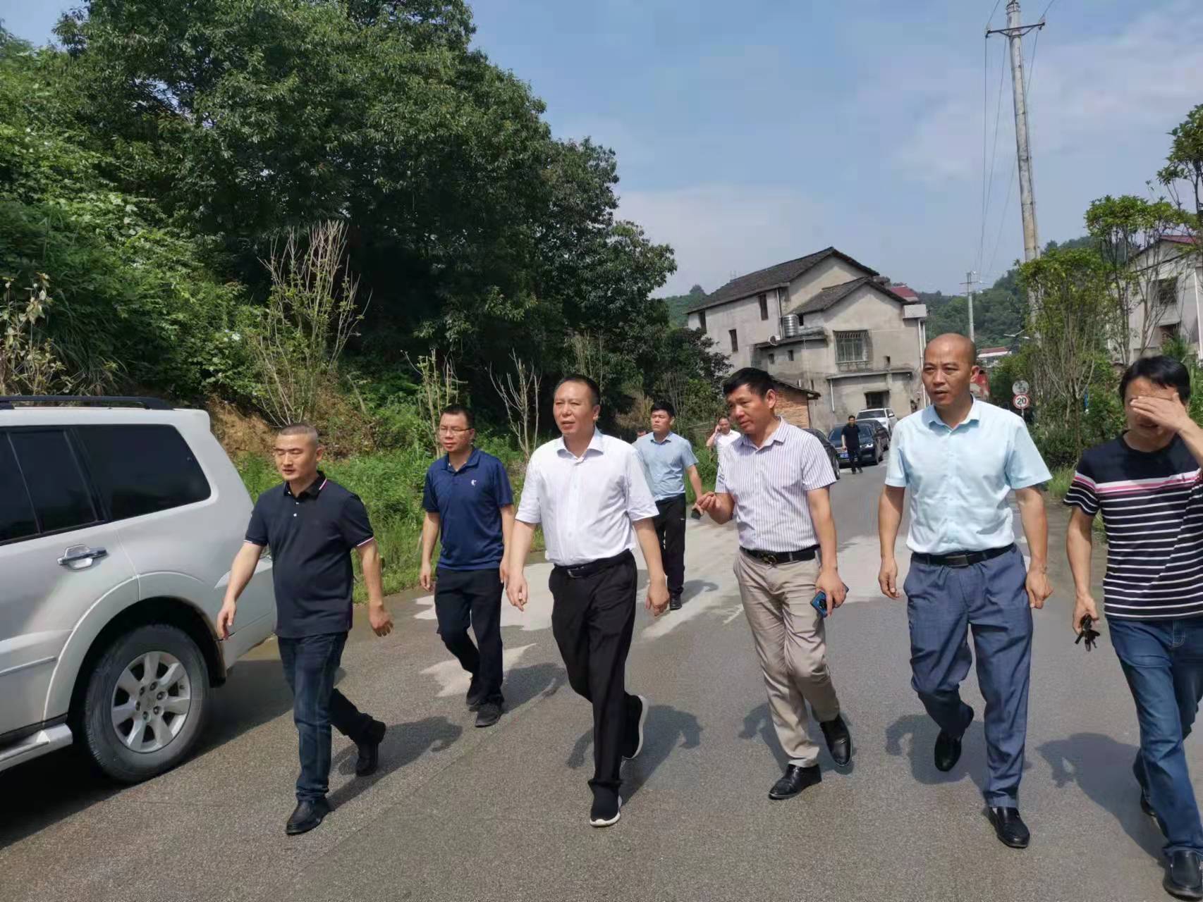 衡陽(yáng)縣縣委書(shū)記曾建華赴東山礦業(yè)調(diào)研